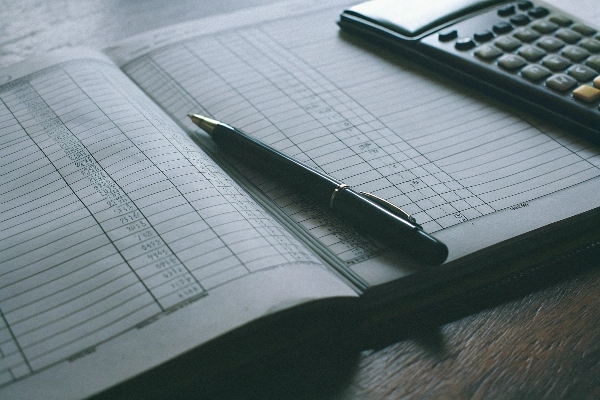 example of a journal entry in an accounting book